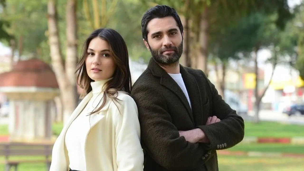 Adi Sevgi backdrop 2
