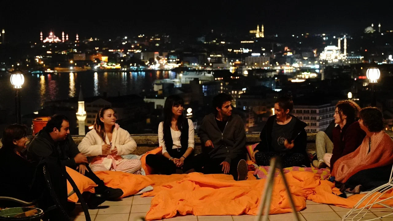 Bir Derdim Var backdrop 4