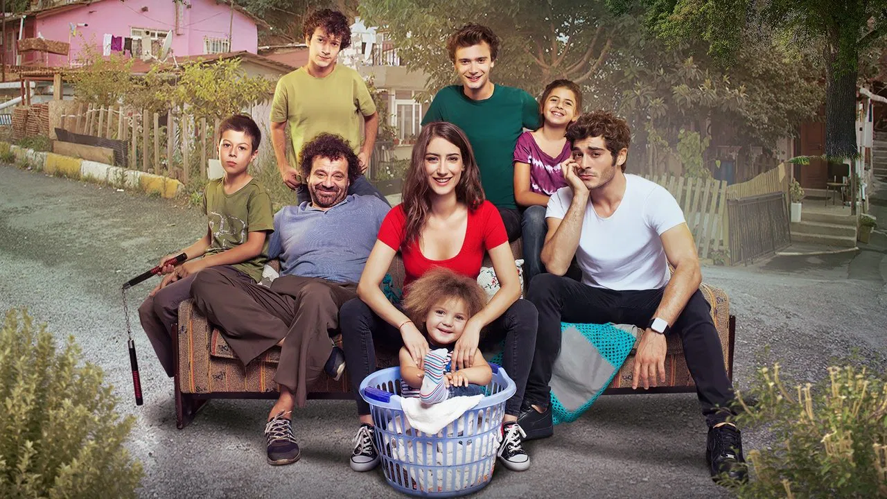 Bizim Hikaye backdrop 4