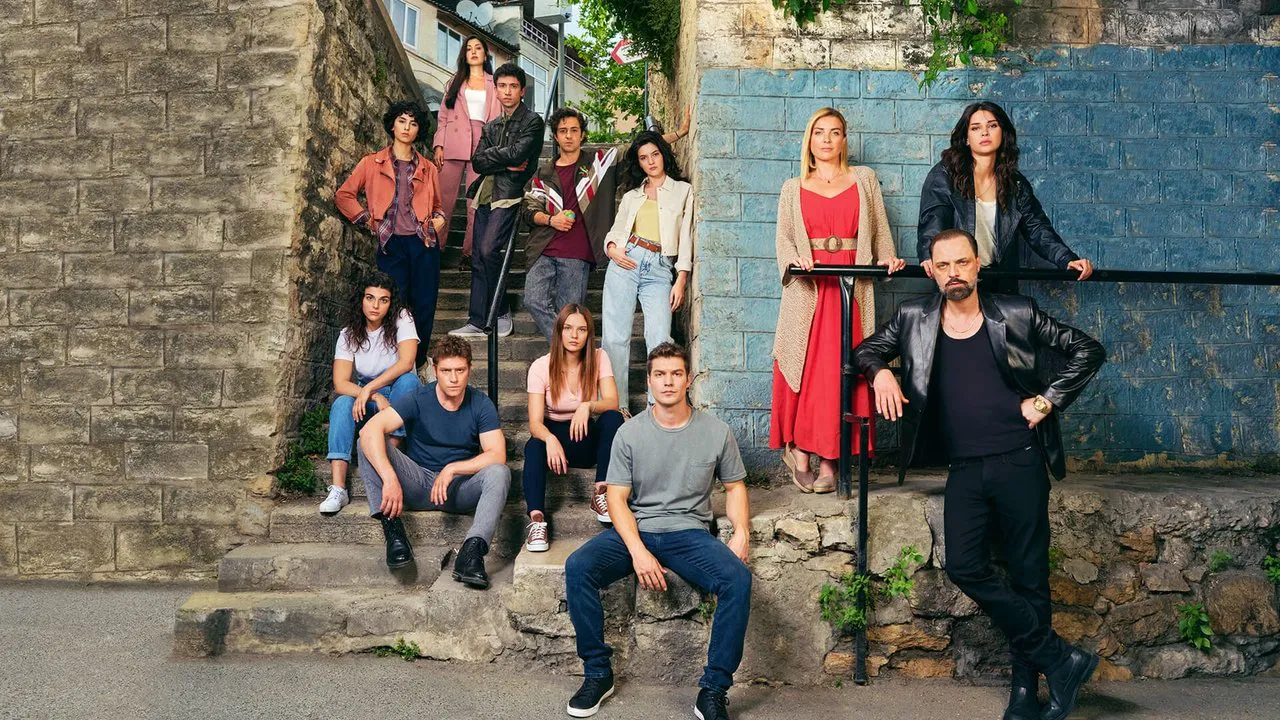 Gelsin Hayat Bildigi Gibi backdrop 3