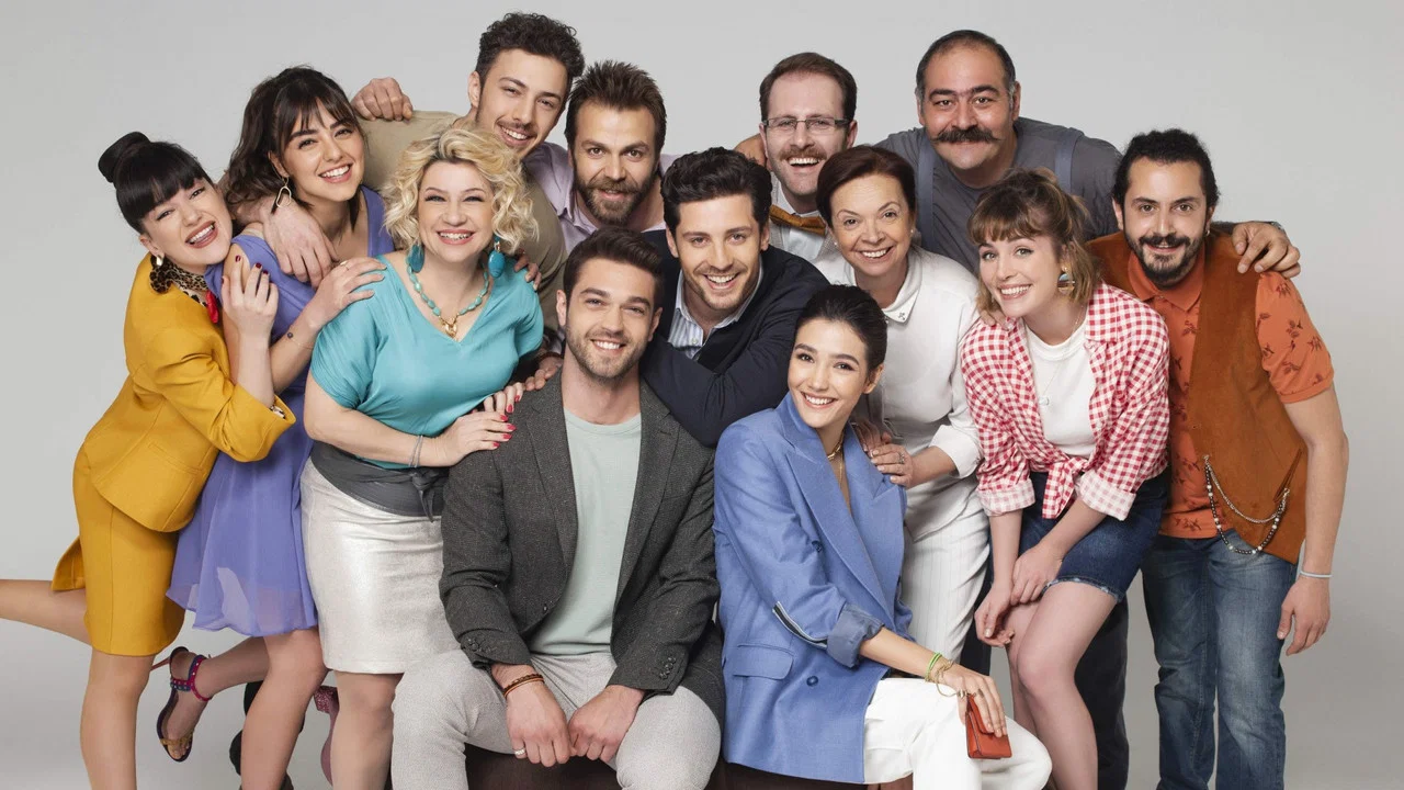 Her Yerde Sen backdrop 3