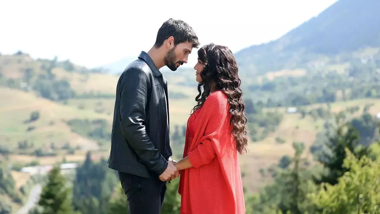 Hudutsuz Sevda backdrop 4