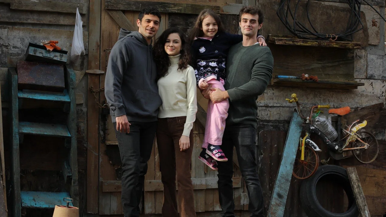 Kardeslerim backdrop 5