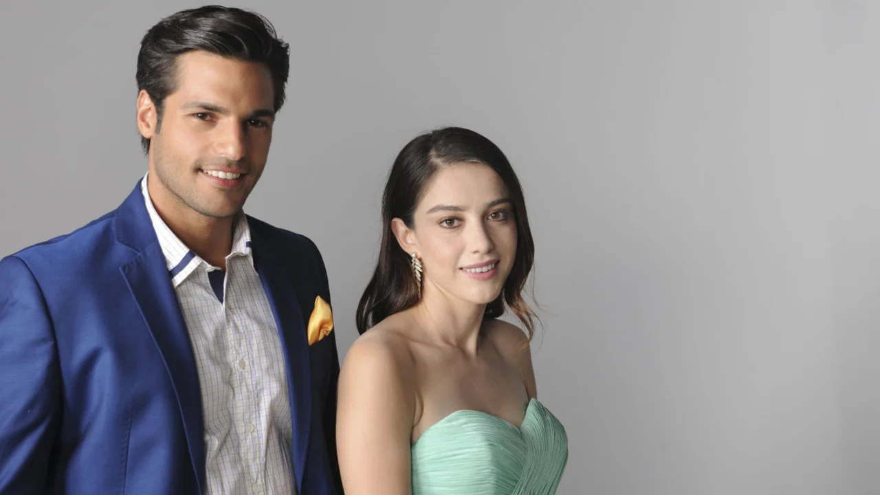 Kiraz Mevsimi backdrop 4