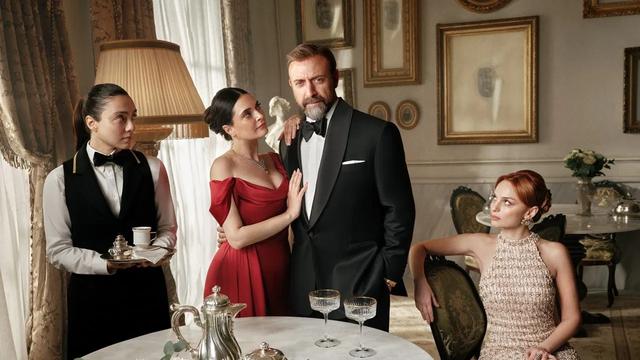 Kral Kaybederse backdrop 3
