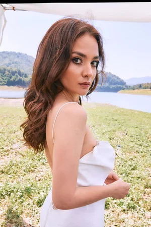 Özlem Maden profile
