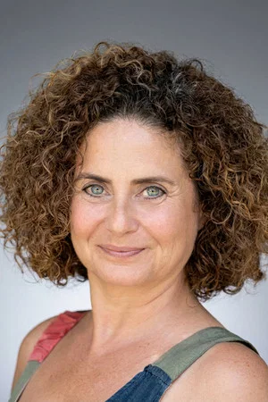 Esra Akkaya profile