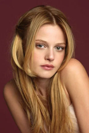 Naz Elmas profile