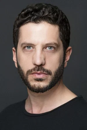 Eser Karabil profile